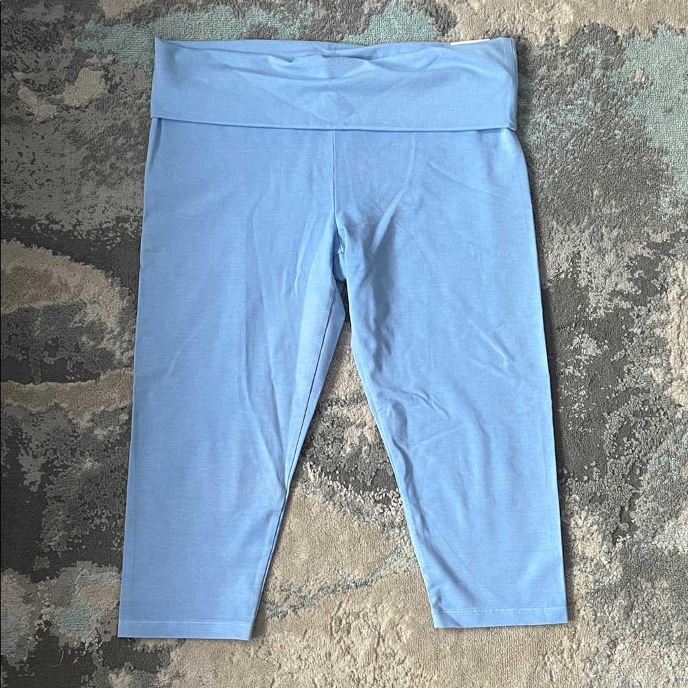 PINK Victoria's Secret Light Blue Cropped Leggings